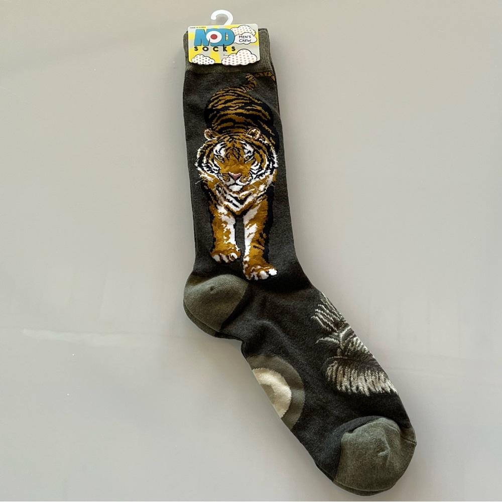 🎉FREE W/PURCHASE🎉 NWT Mod Socks x “Fierce Tiger” crew socks.